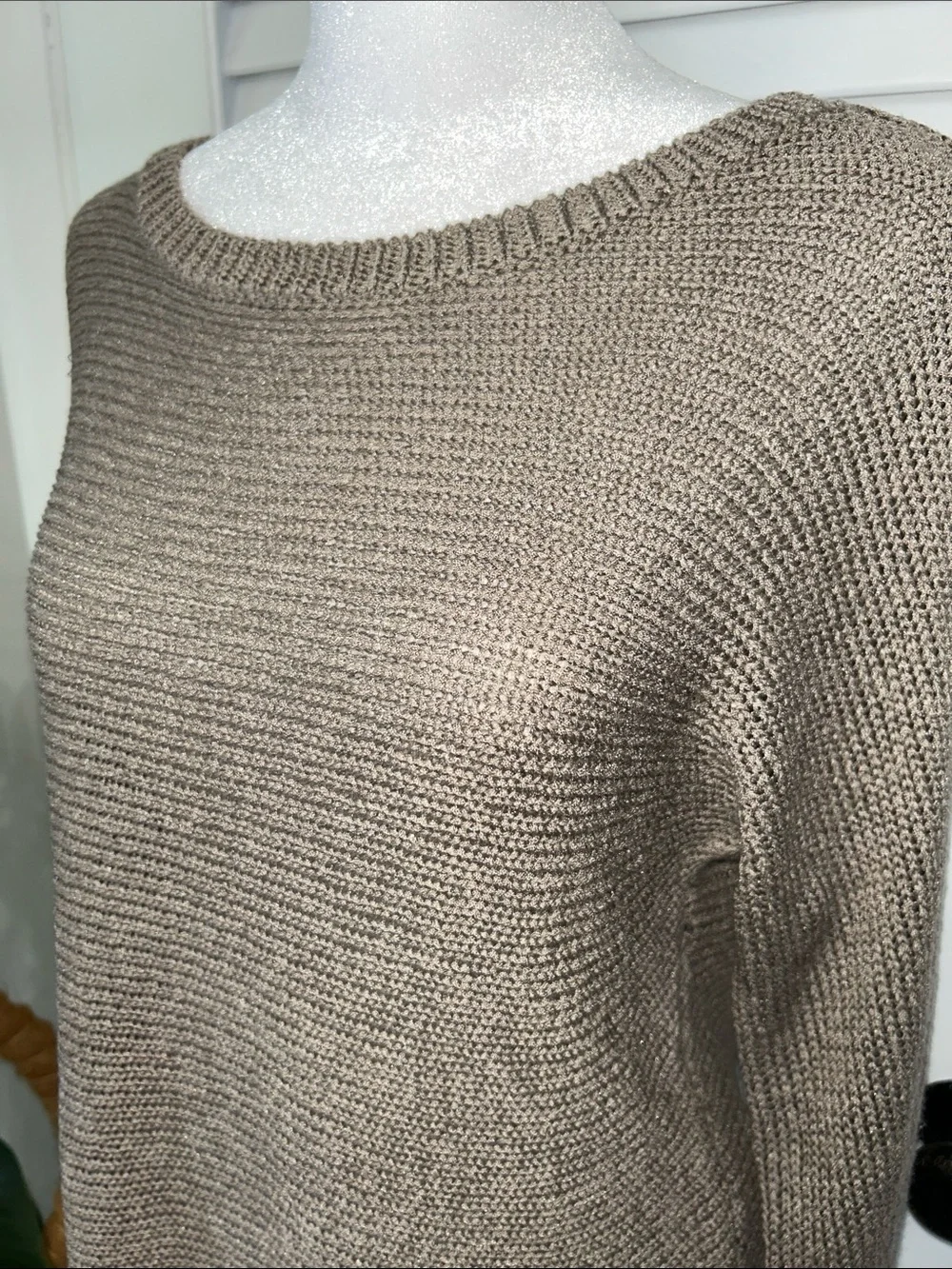 Chico’s Size 1 Neutral Knit Sweater – Minimalist Chic
